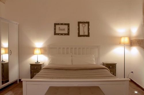 DeShome Guest House image 11